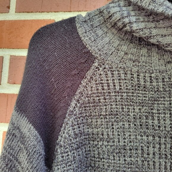 Jason Maxwell Gray & Black Sweater - Size XL - Picture 3 of 5